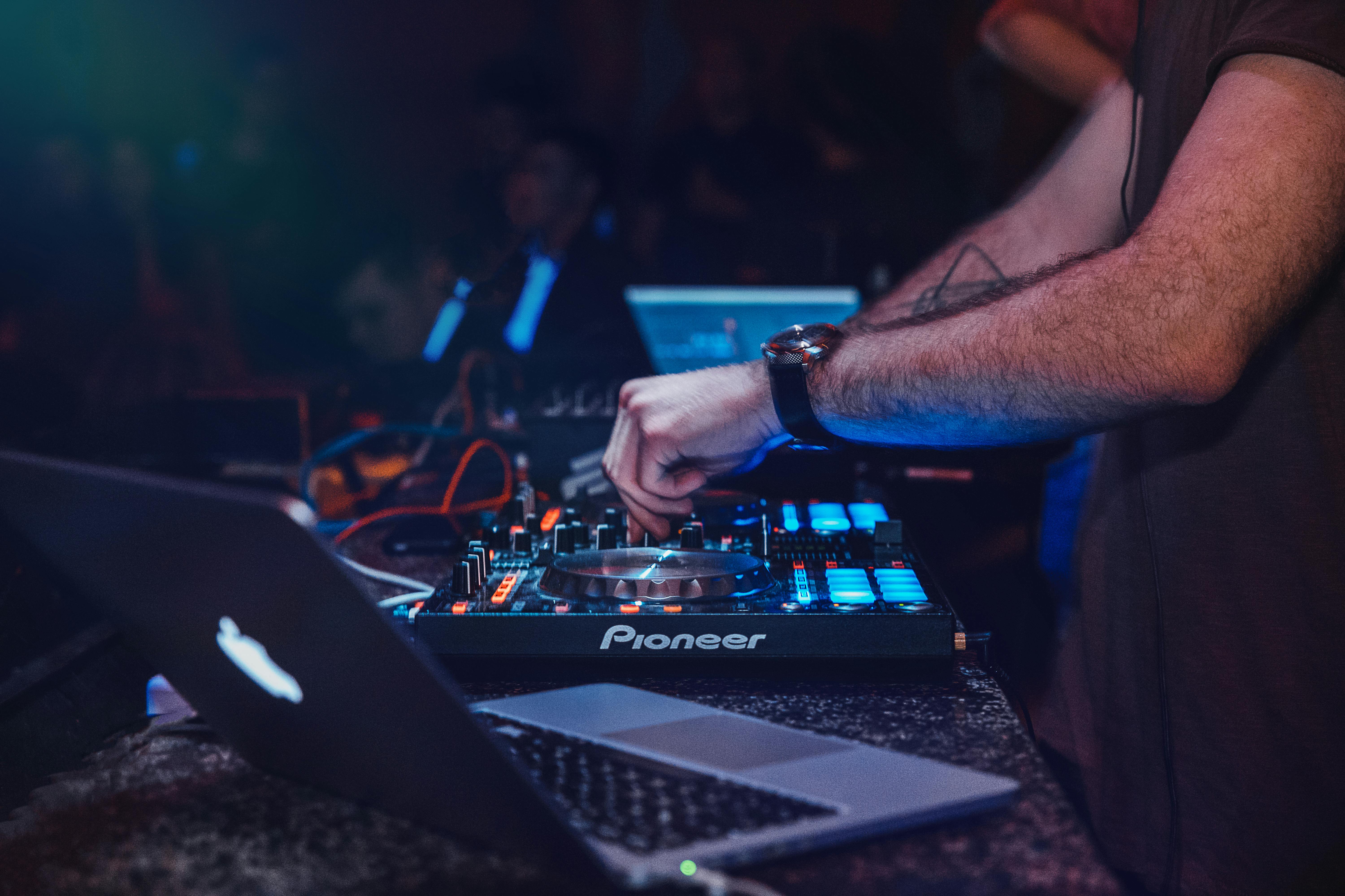 How to Know If Your Next Gig Will Make Money (Before You Load the Van)
